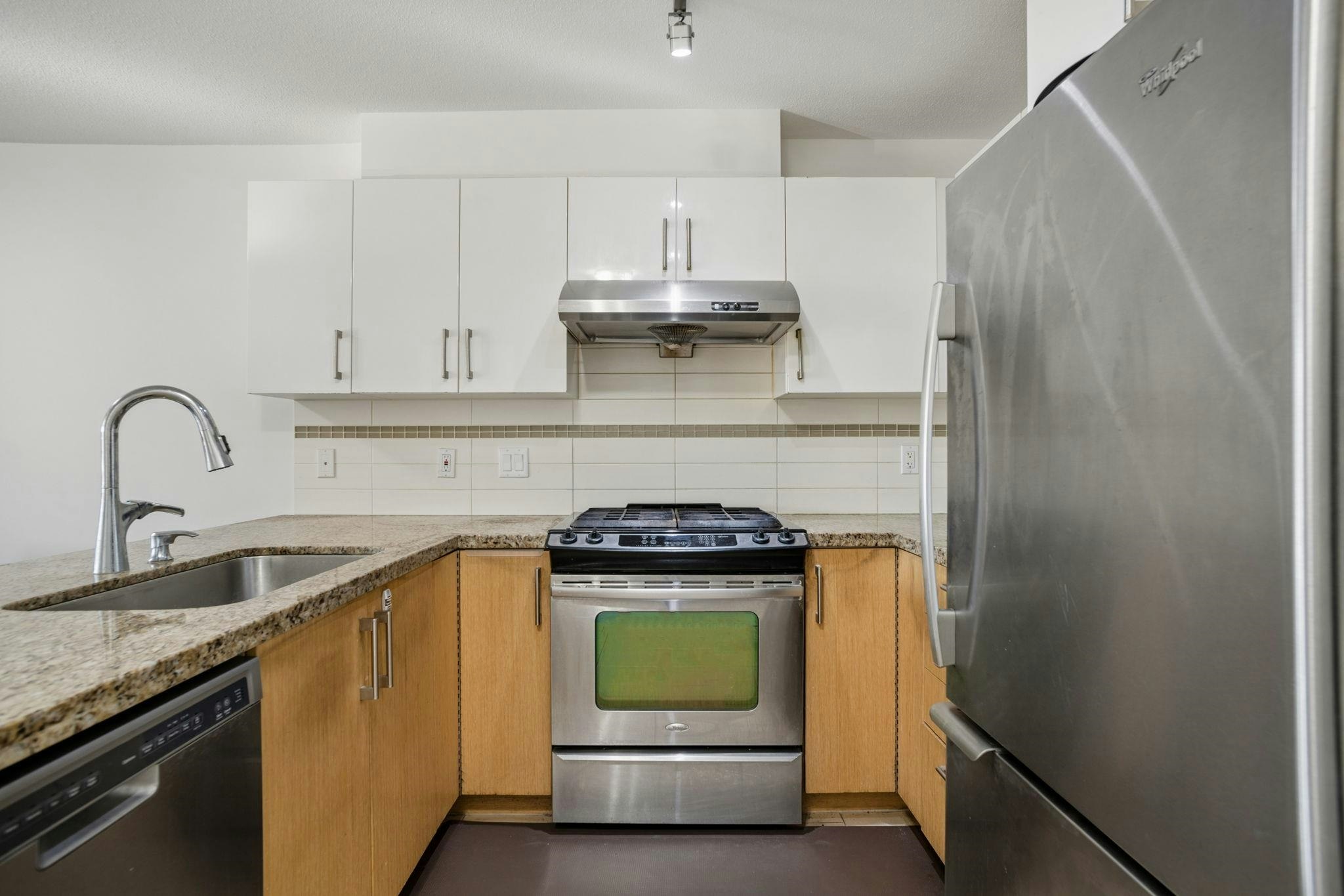 123-6828 Eckersley Road - 3