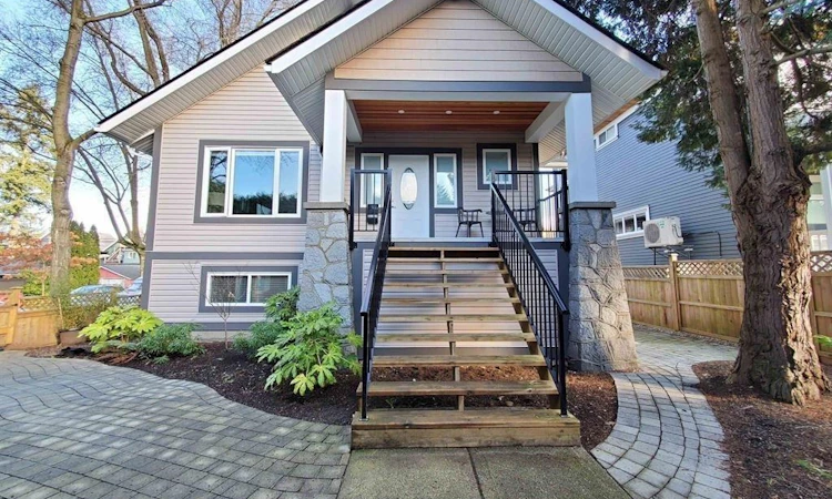 195 W 12 Avenue