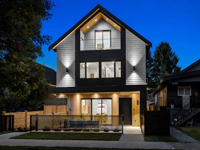 1-2435 Napier Street - 2