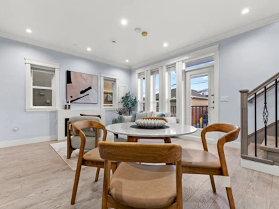 2216 Mannering Avenue - 4