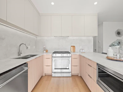 1-3623 Triumph Street - 4