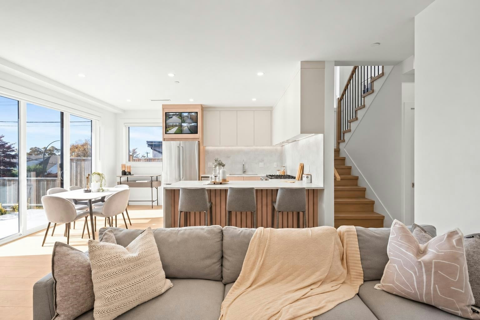 1-3623 Triumph Street - 2