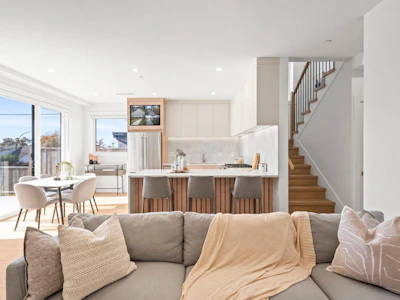 1-3623 Triumph Street - 2