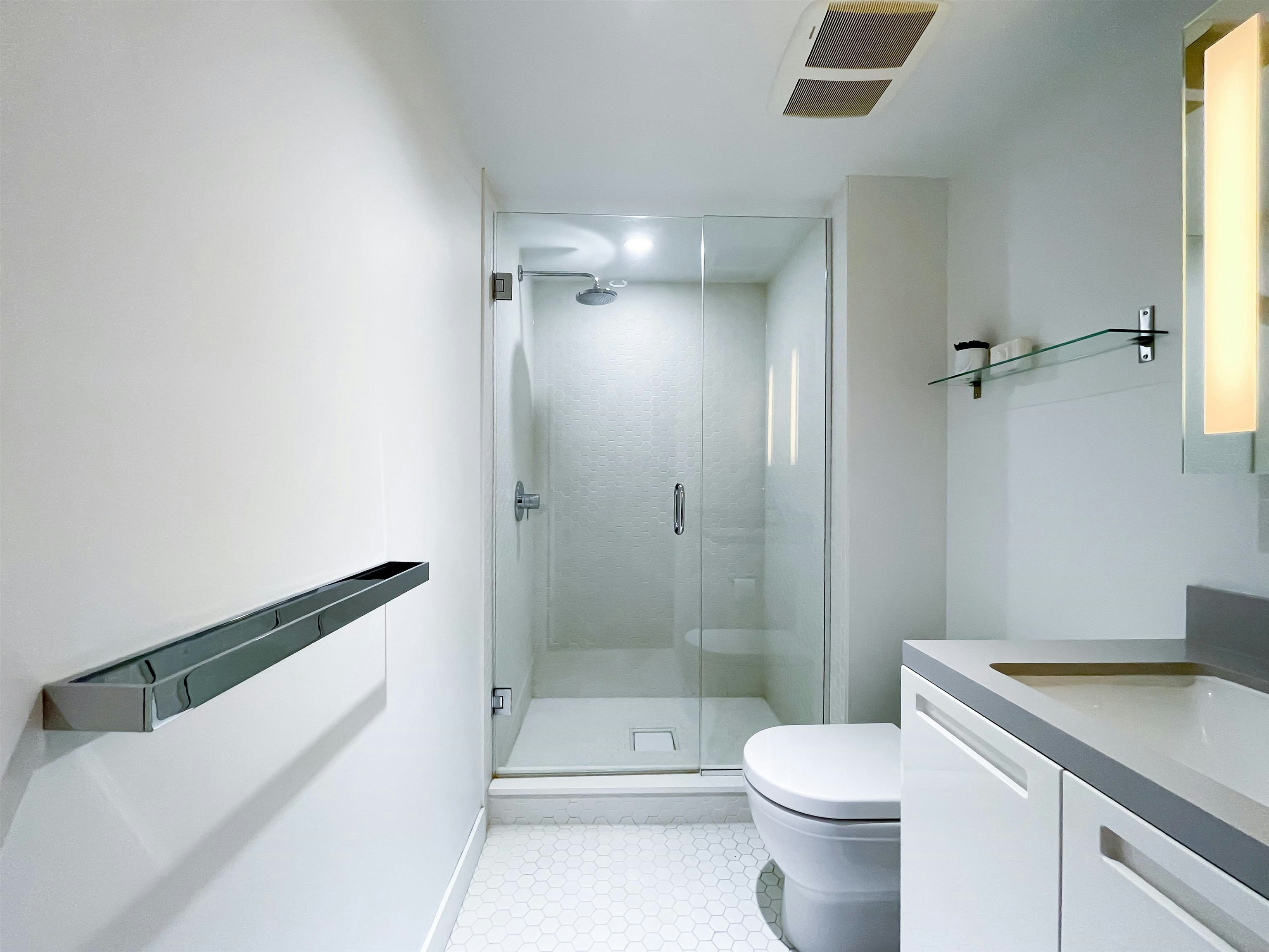 1106-188 Keefer Street, Vancouver, BC, V6A 1X4 - 8