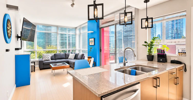 702-1211 Melville Street, Vancouver, BC, V6E 0A7