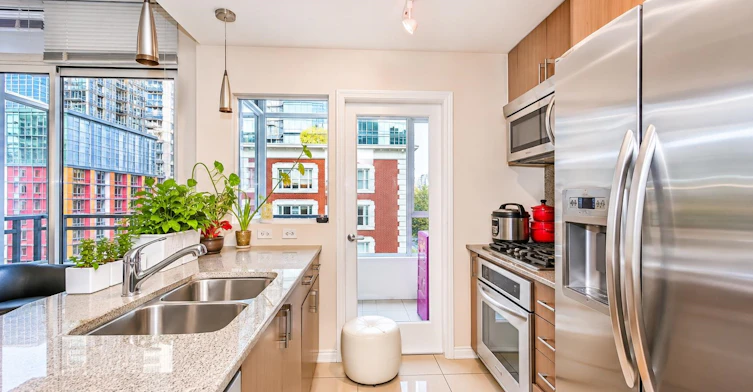 702-1211 Melville Street, Vancouver, BC, V6E 0A7 - 2