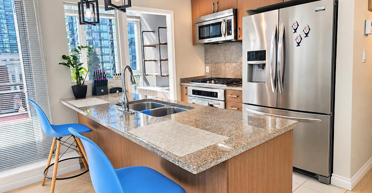 702-1211 Melville Street, Vancouver, BC, V6E 0A7 - 3