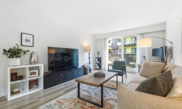 203-270 W 3rd Street