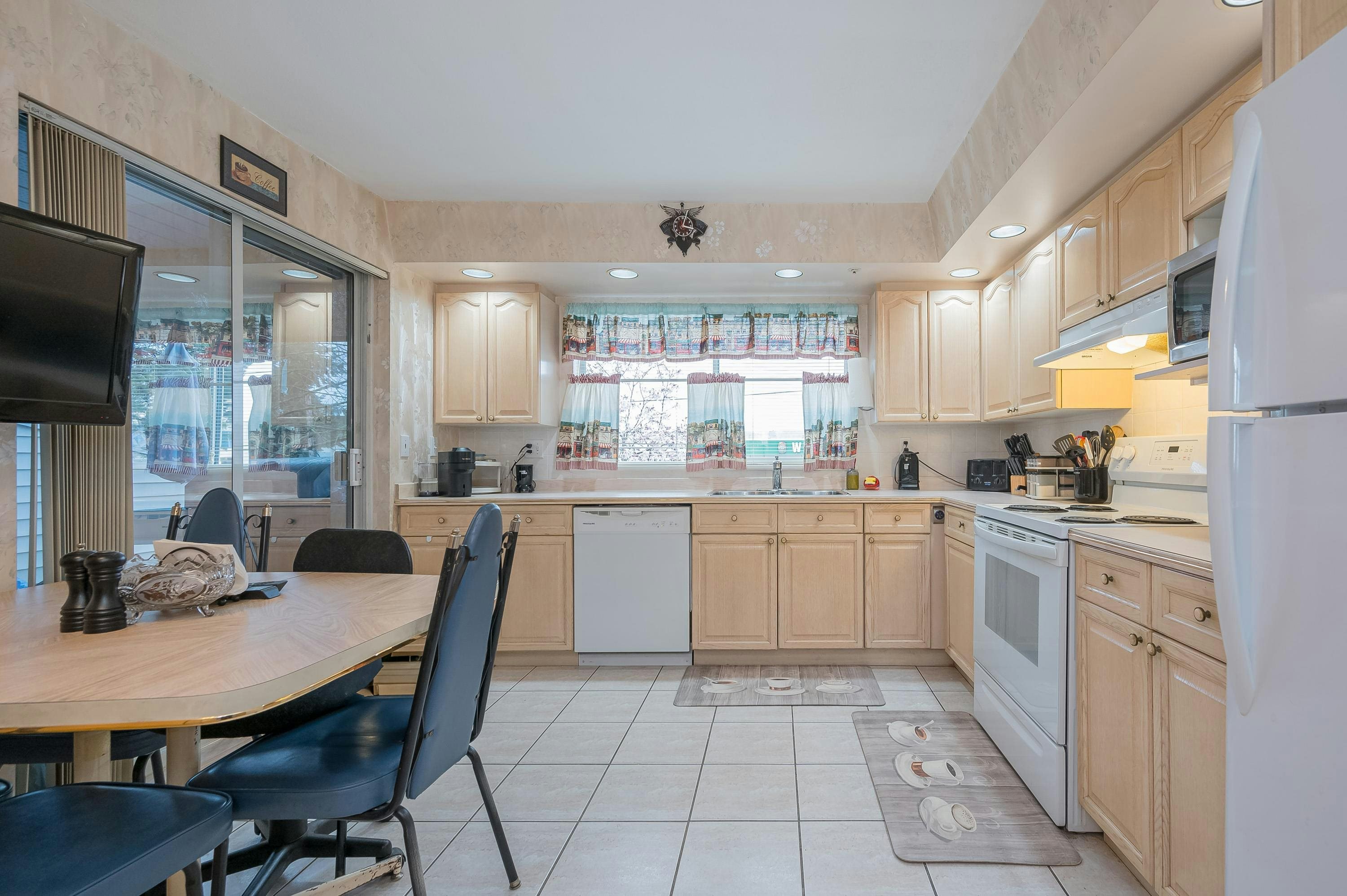 103-5776 200 Street, Langley, BC, V3A 1M8