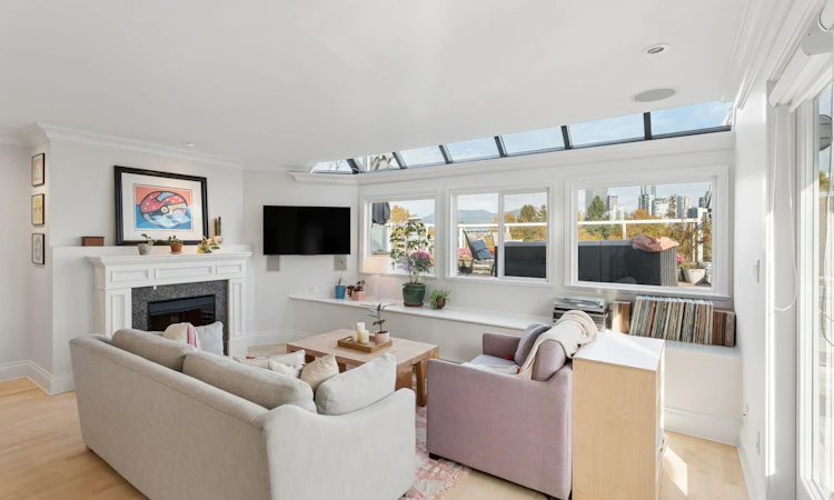 A3-1100 W 6th Avenue