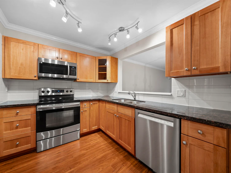 109-15270 17 Avenue, Surrey, BC, V4A 1T9 - 13
