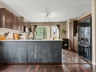 1102-5260 Goldspring Place - 4