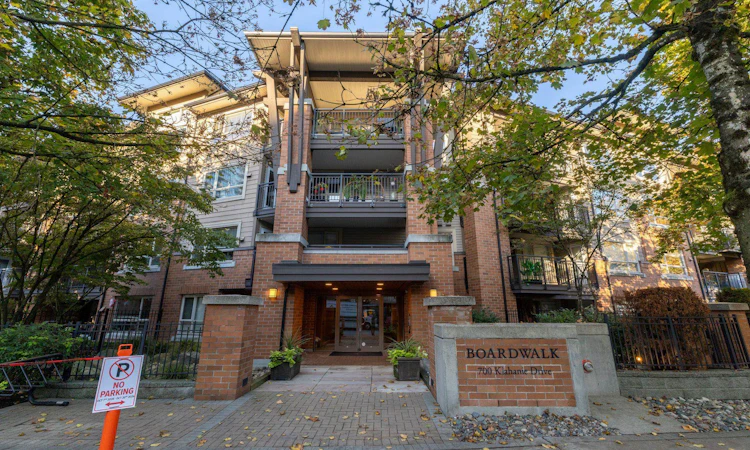 205-700 Klahanie Drive