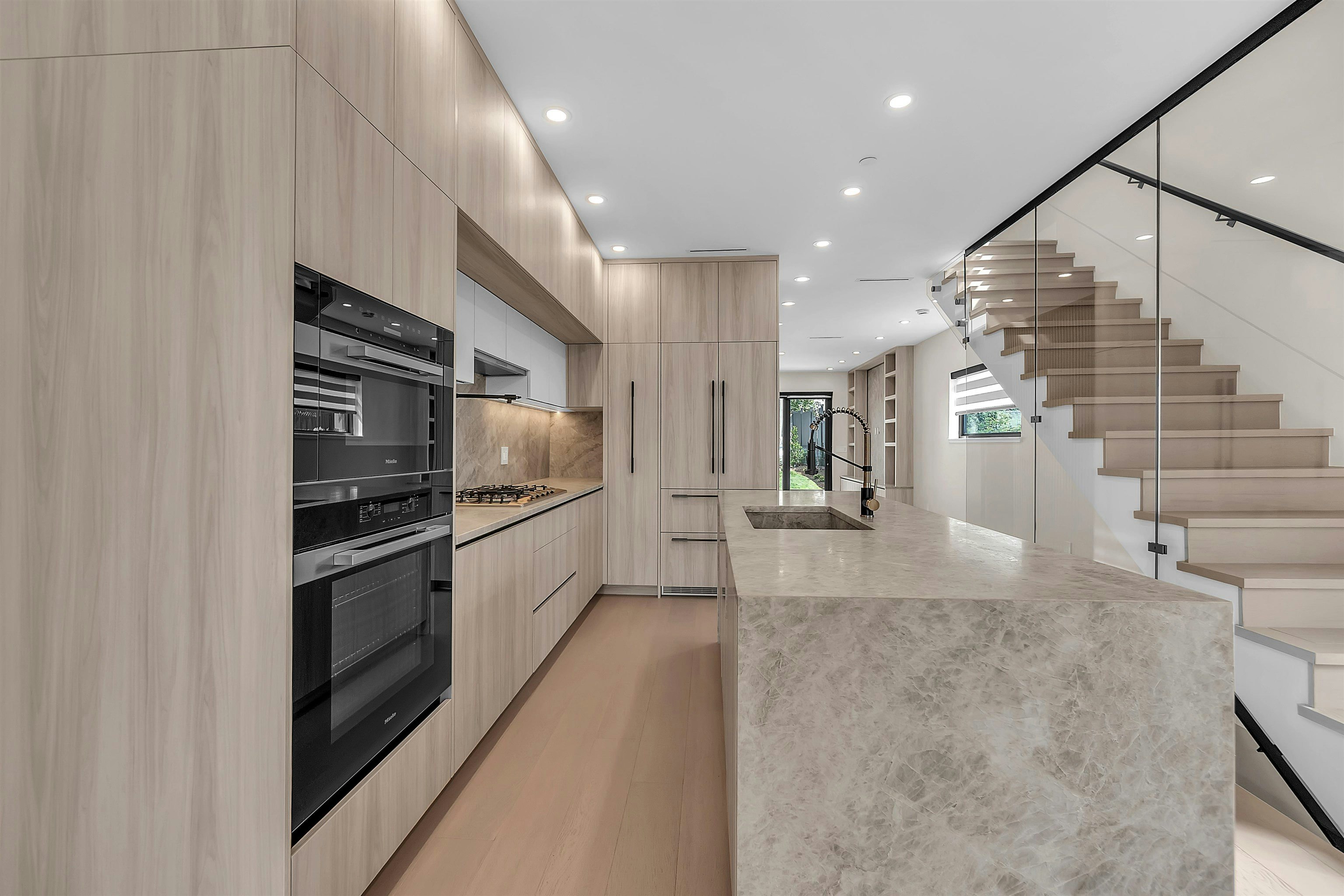 504 E 5th Street, North Vancouver, BC, V7L 1M4 - 5