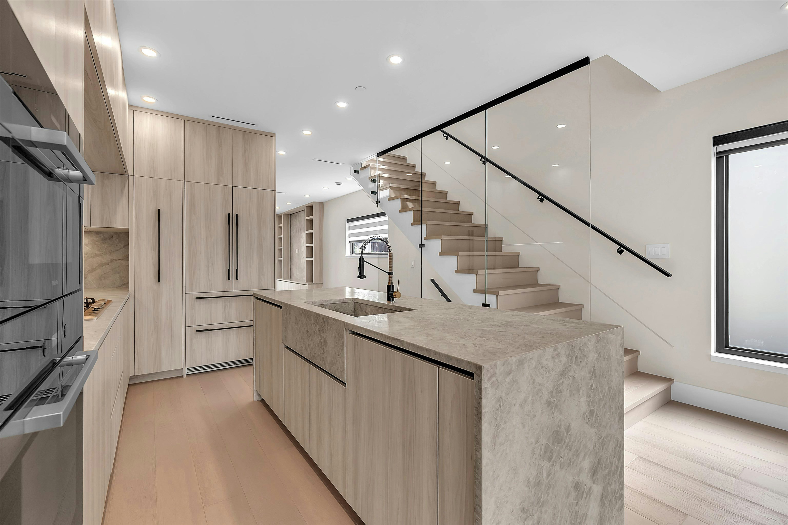 504 E 5th Street, North Vancouver, BC, V7L 1M4 - 6