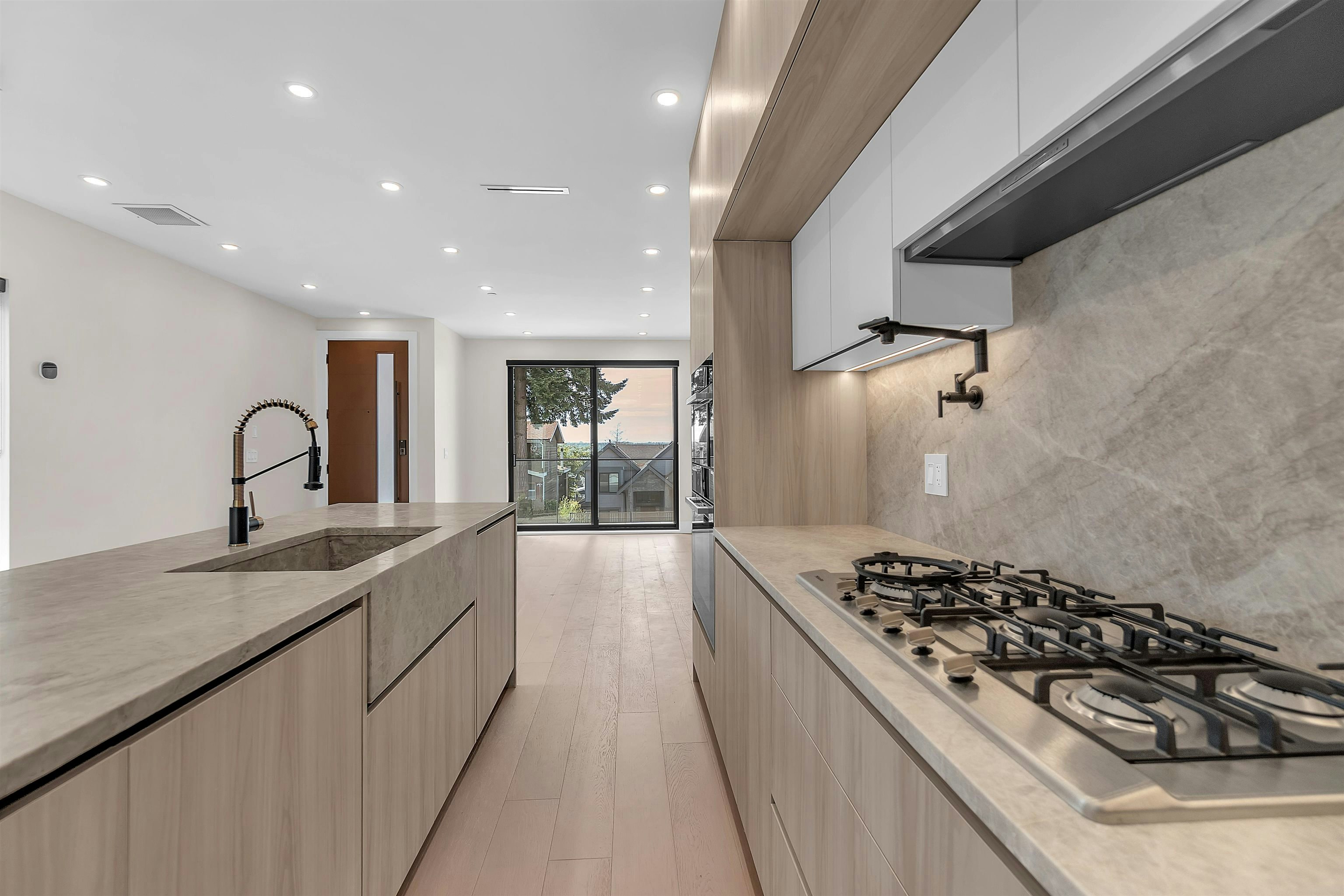 504 E 5th Street, North Vancouver, BC, V7L 1M4 - 10