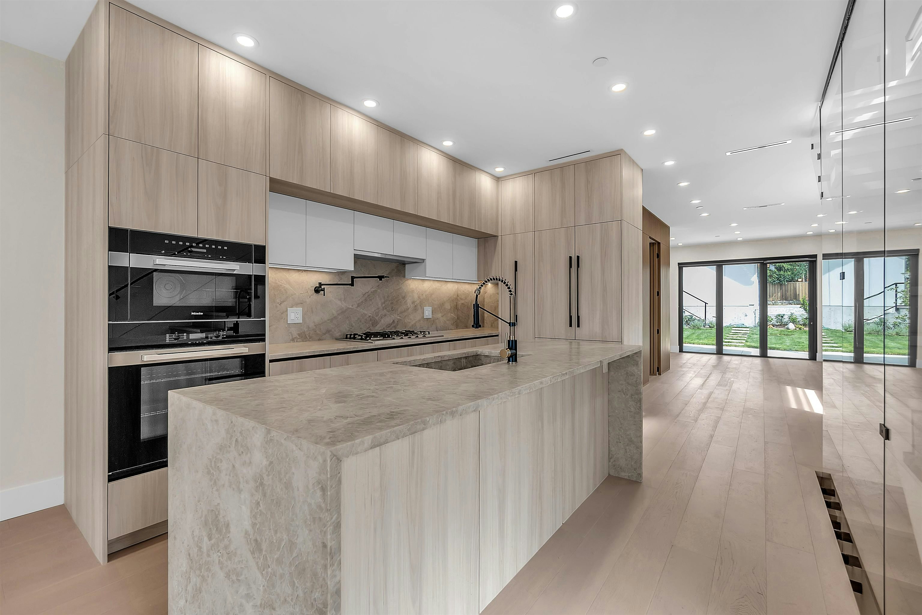 504 E 5th Street, North Vancouver, BC, V7L 1M4 - 9