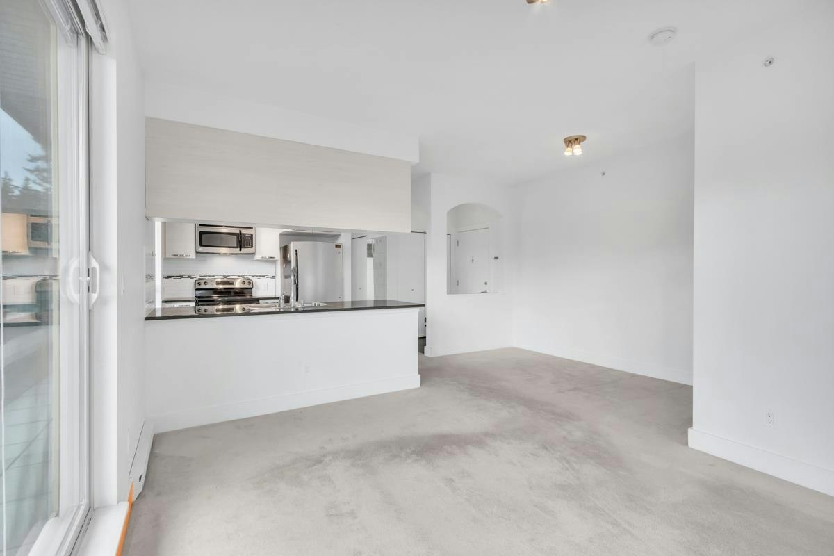 417-7418 Byrnepark Walk, Burnaby, BC, V3N 0B3 - 9