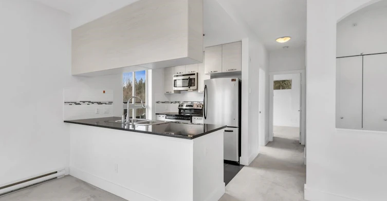 417-7418 Byrnepark Walk, Burnaby, BC, V3N 0B3 - 4