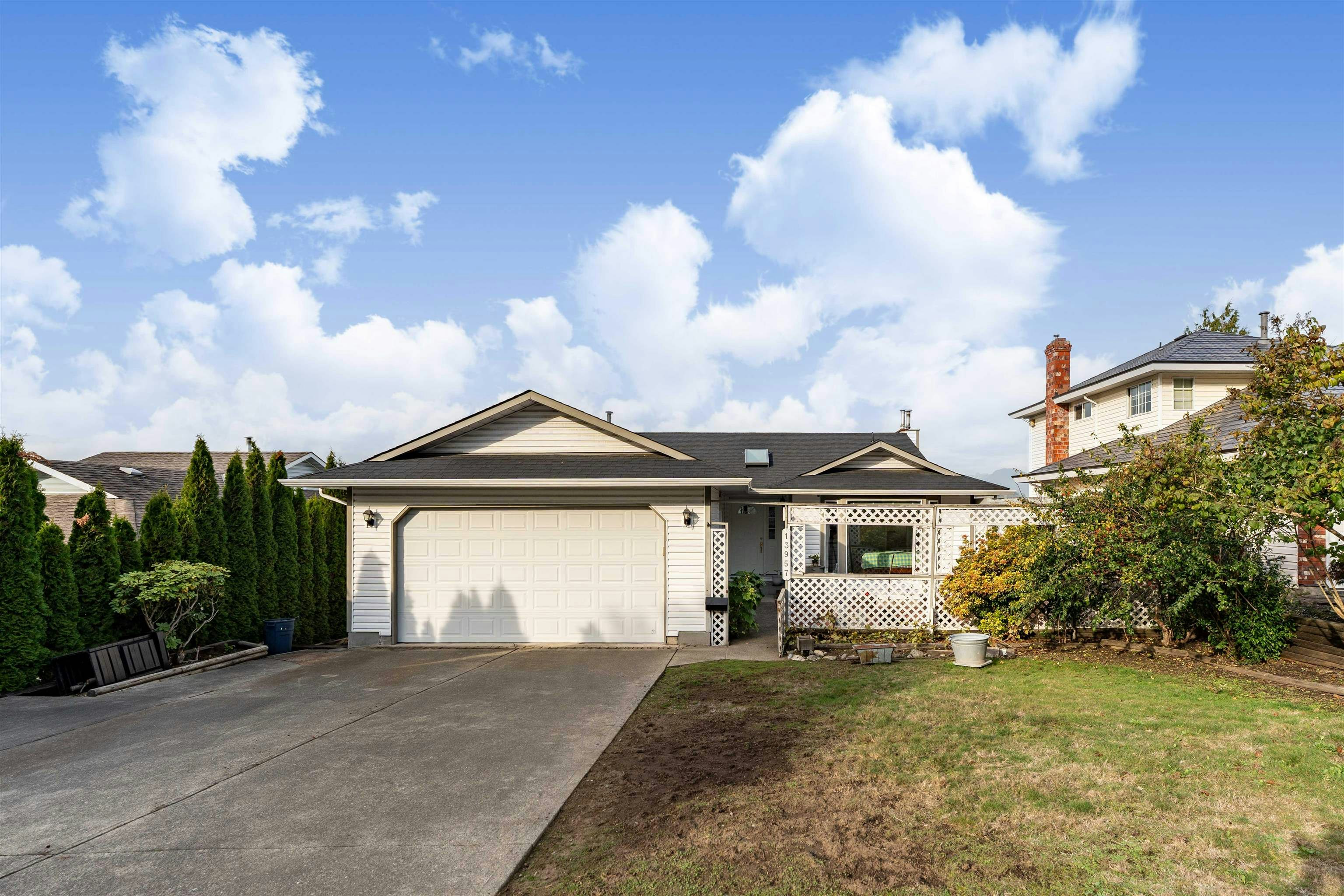 13957 115a Avenue, Surrey, BC, V3R 9Y4