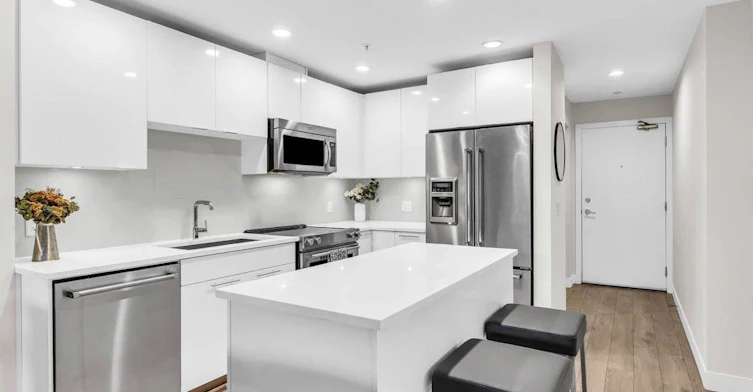 117-723 W 3rd Street, North Vancouver, BC, V7M 0C8 - 2