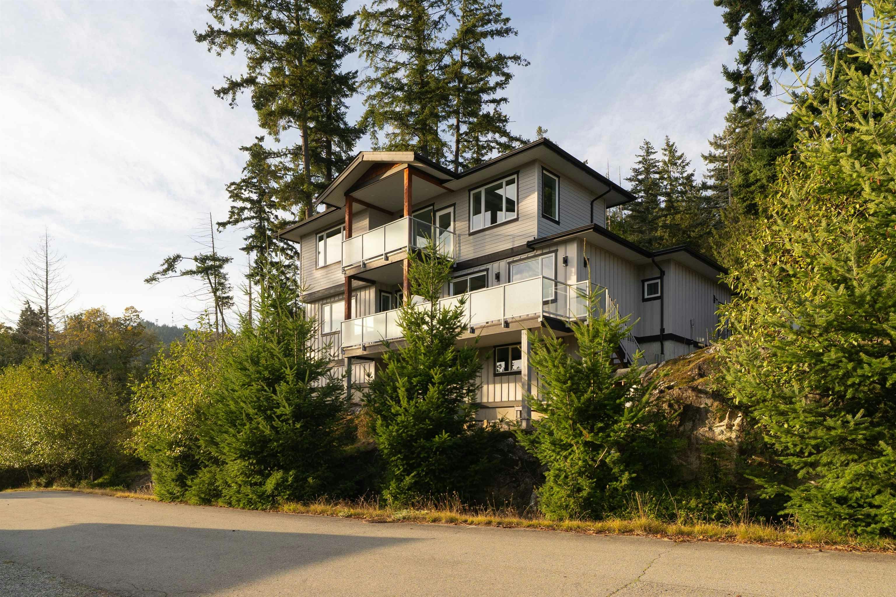 897 Cowan Point Drive, Bowen Island, BC, V0N 1G2