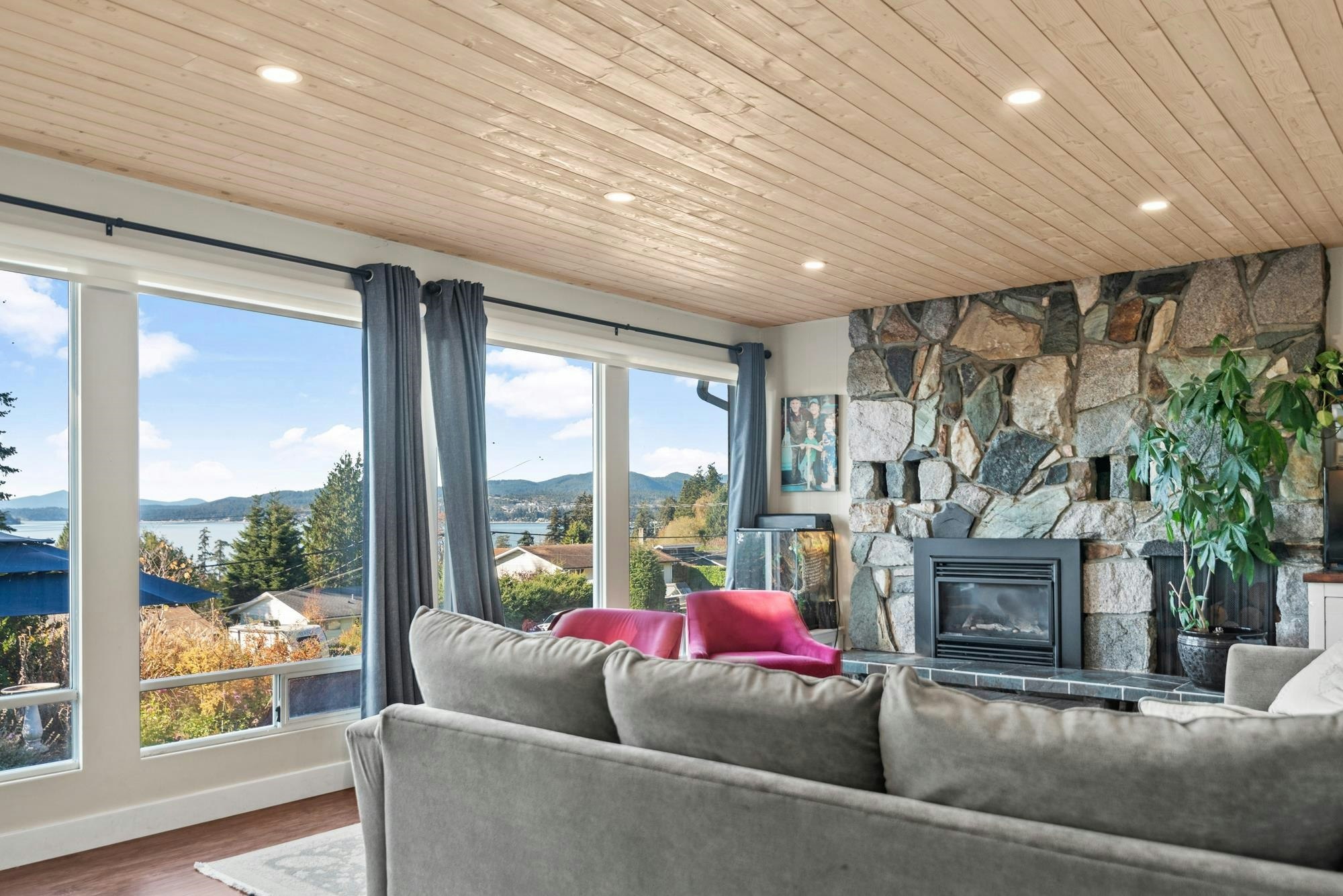 4770 Laurel Avenue - 5
