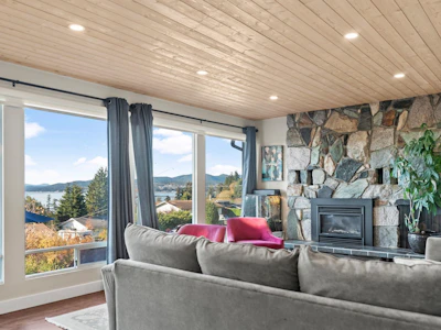 4770 Laurel Avenue - 5