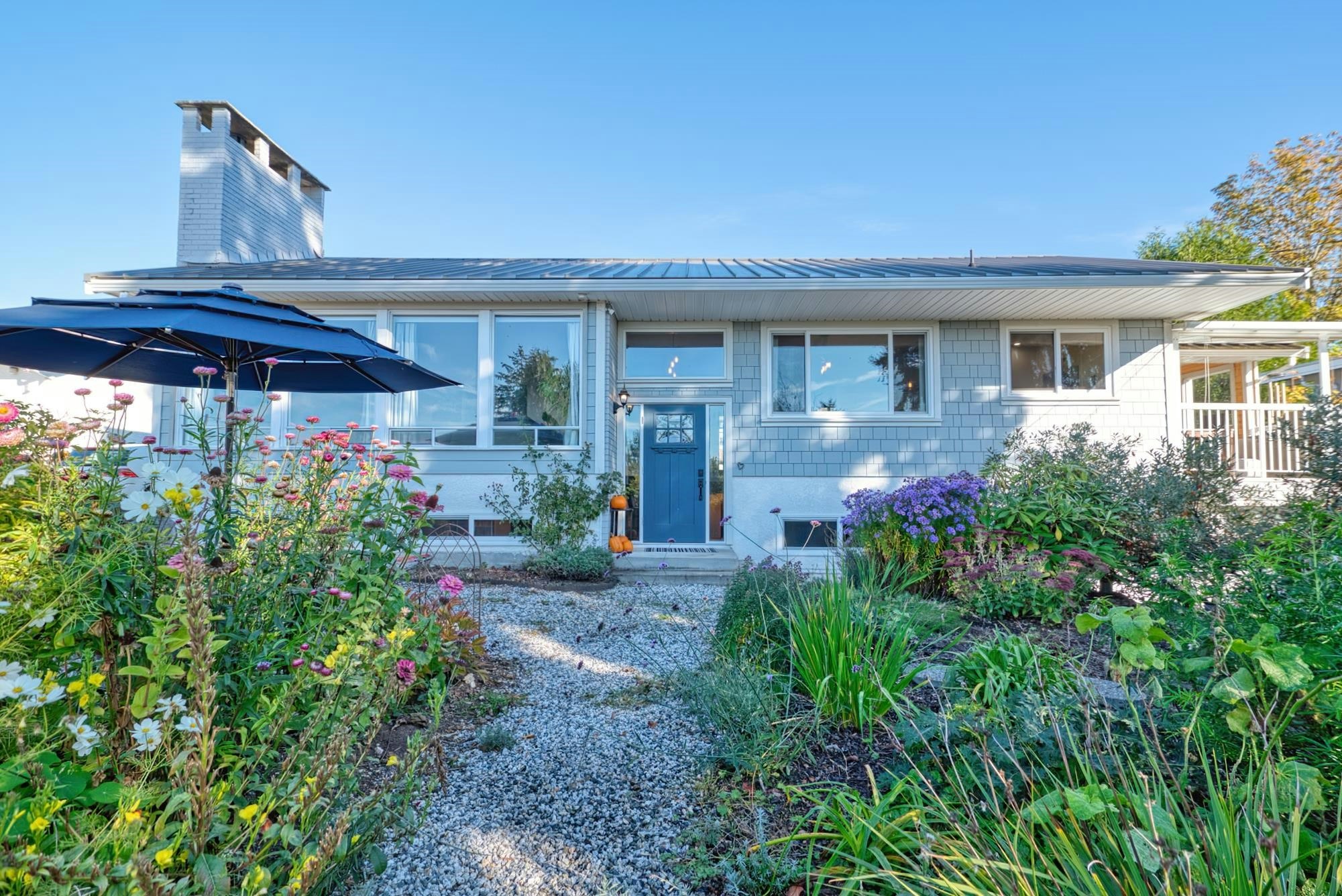 4770 Laurel Avenue, Sechelt, BC, V7Z 0B4