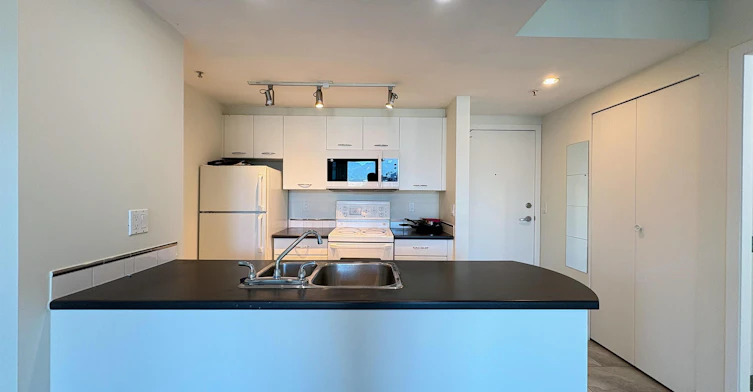 602-1331 W Georgia Street, Vancouver, BC, V6E 4P1 - 2