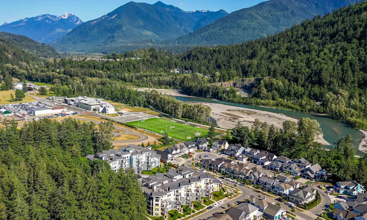 205-5384 Tyee Lane