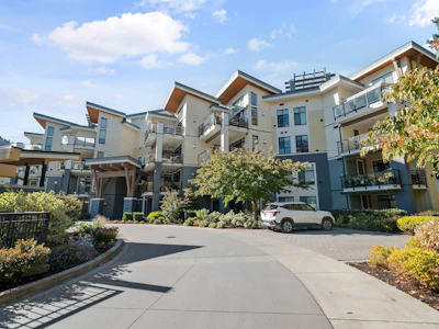205-5384 Tyee Lane - 5
