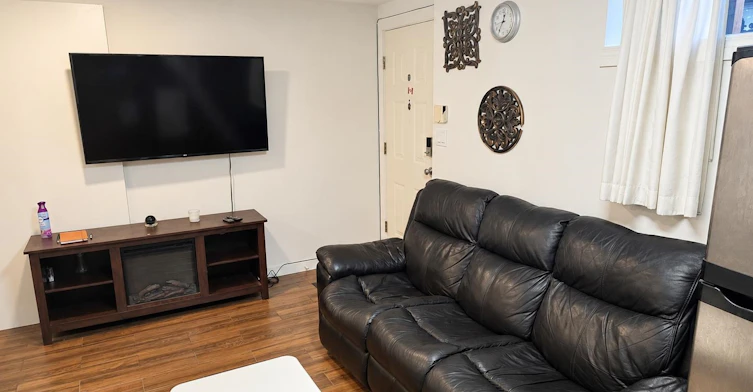 1023 E 17th Avenue, Vancouver, BC, V5V 1C3 - 3