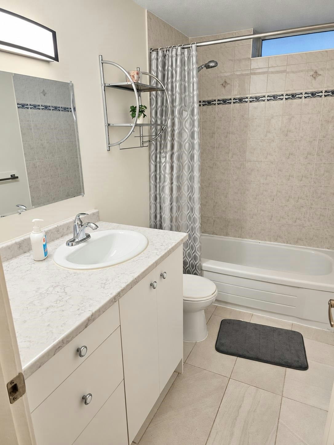 1023 E 17th Avenue, Vancouver, BC, V5V 1C3 - 4