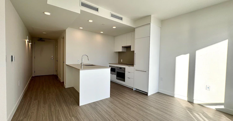 1303-13675 107 A Avenue, Surrey, BC, V3T 2H2 - 6