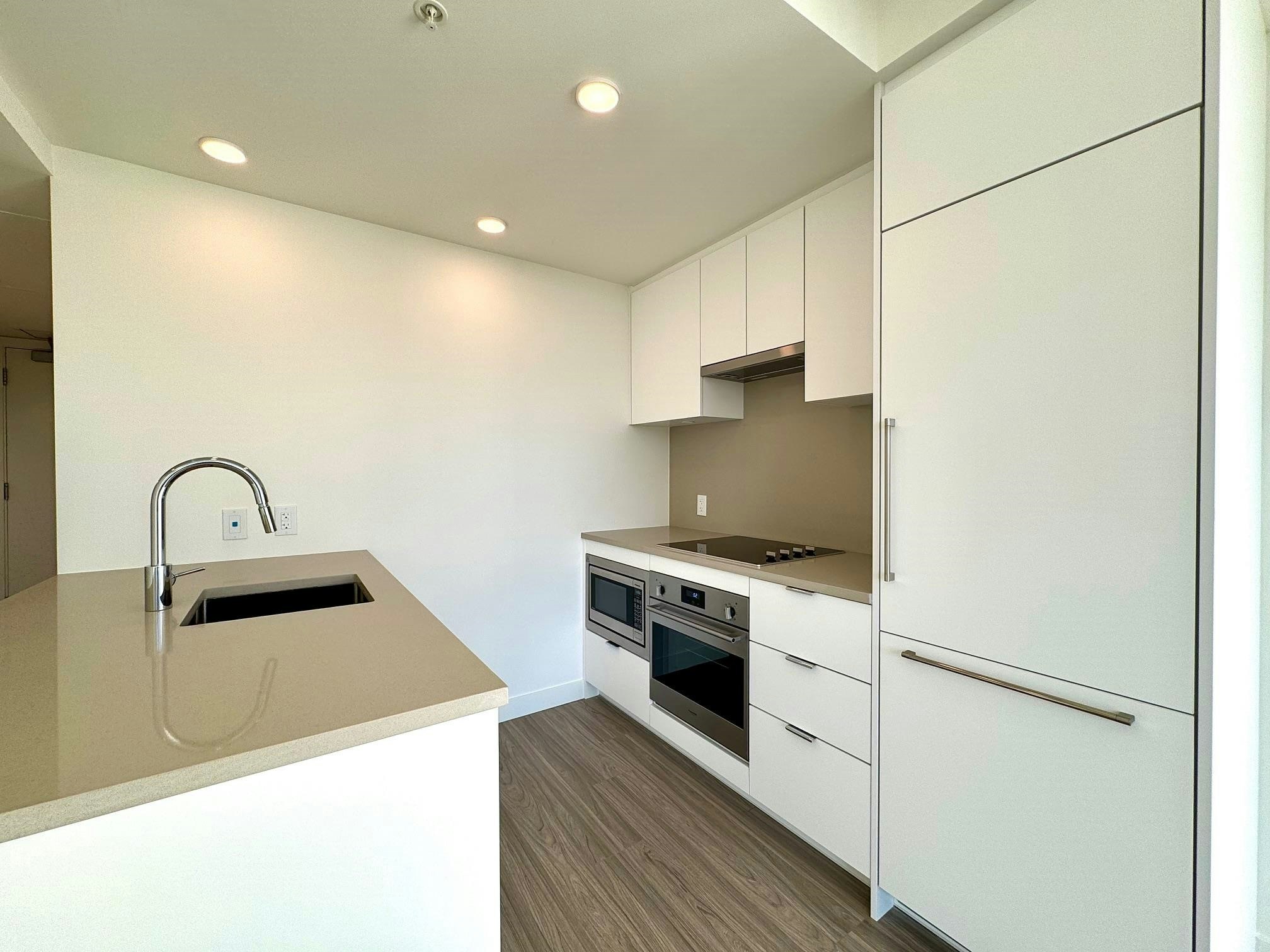 1303-13675 107 A Avenue, Surrey, BC, V3T 2H2