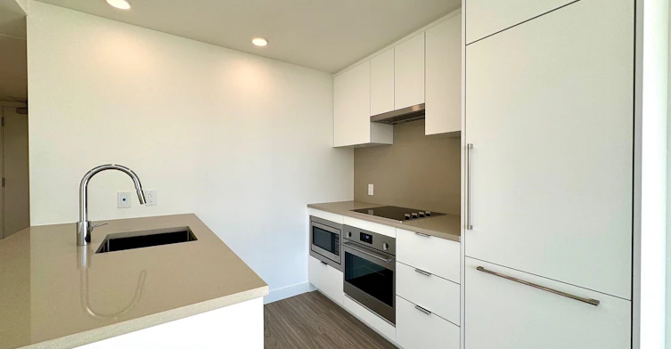 1303-13675 107 A Avenue, Surrey, BC, V3T 2H2