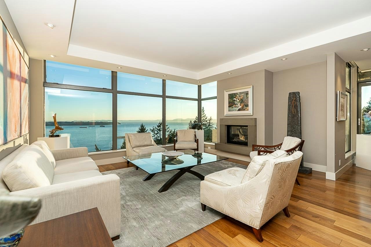 1303-3355 Cypress Place - 3