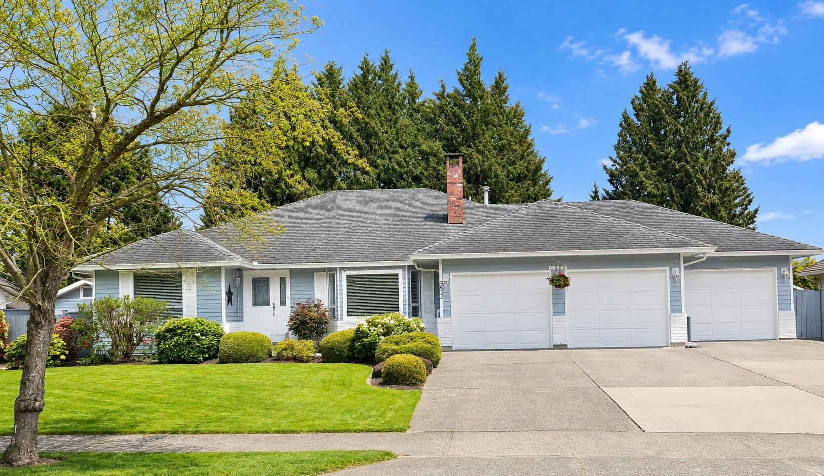 5632 E Sunrise Crescent, Surrey, BC, V3S 7M5
