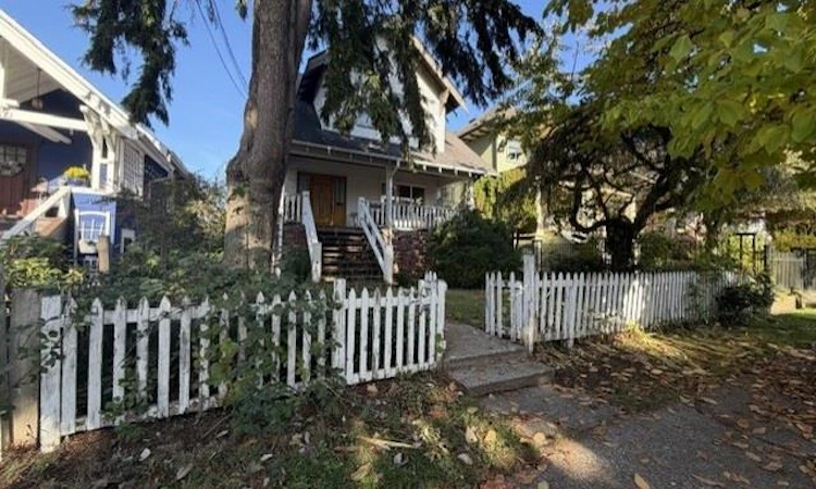 1017 Hamilton Street