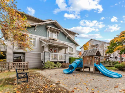 31-9533 Granville Avenue - 4
