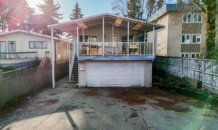 3263 Vanness Avenue