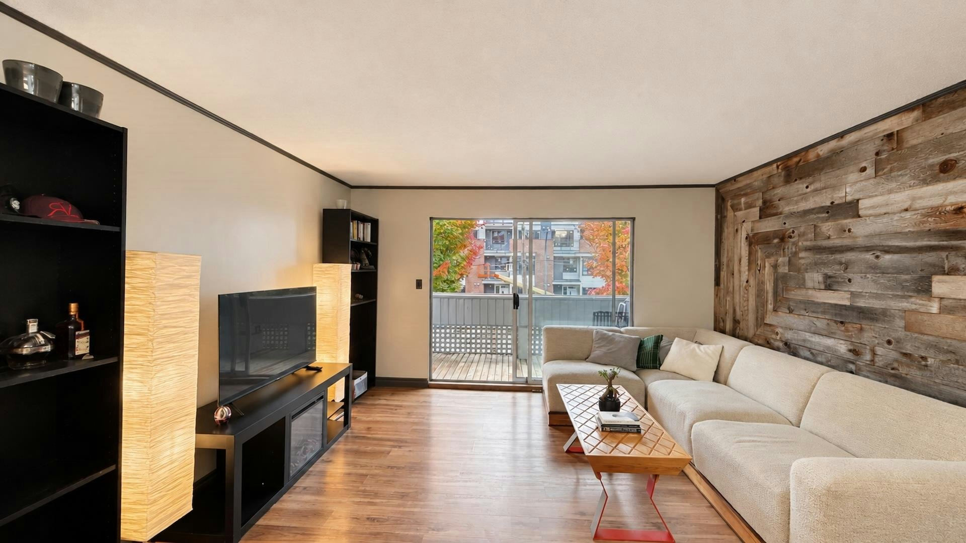 207-2055 Suffolk Avenue - 4