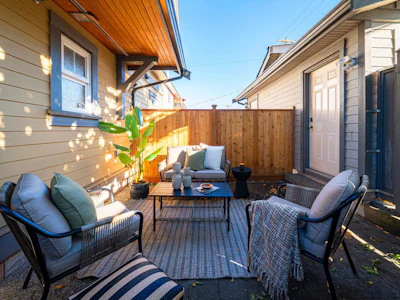 2418 St. Catherines Street - 5