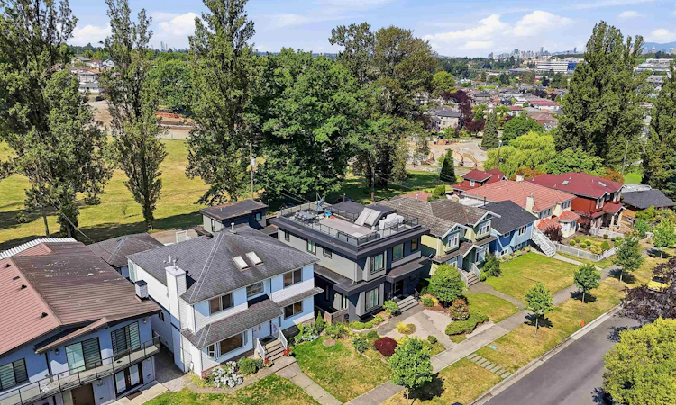 3287 Matapan Crescent
