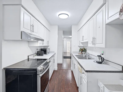 107-815 Fourth Avenue - 3