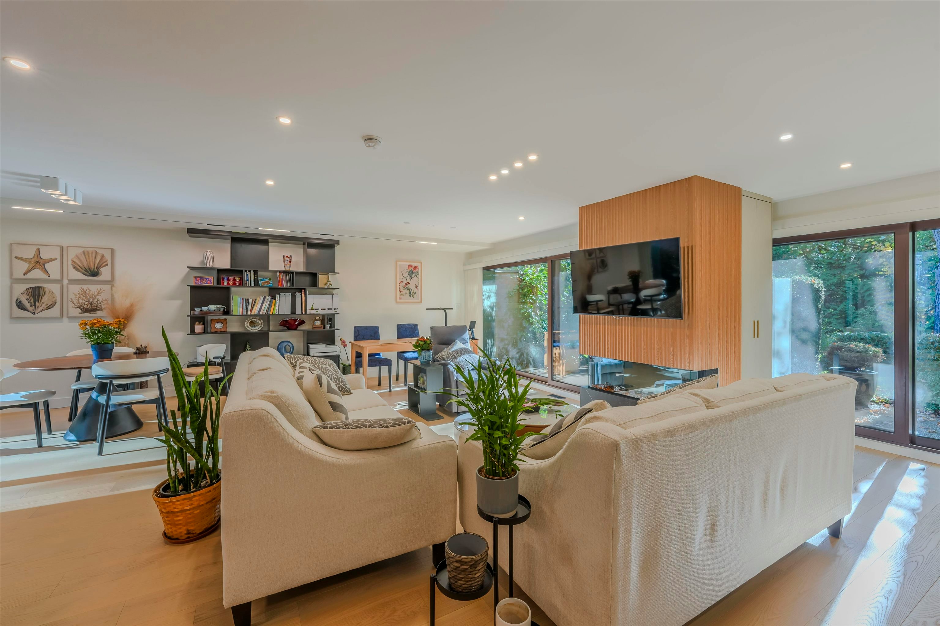 426 Greensboro Place, Vancouver, BC, V5X 4M4 - 16