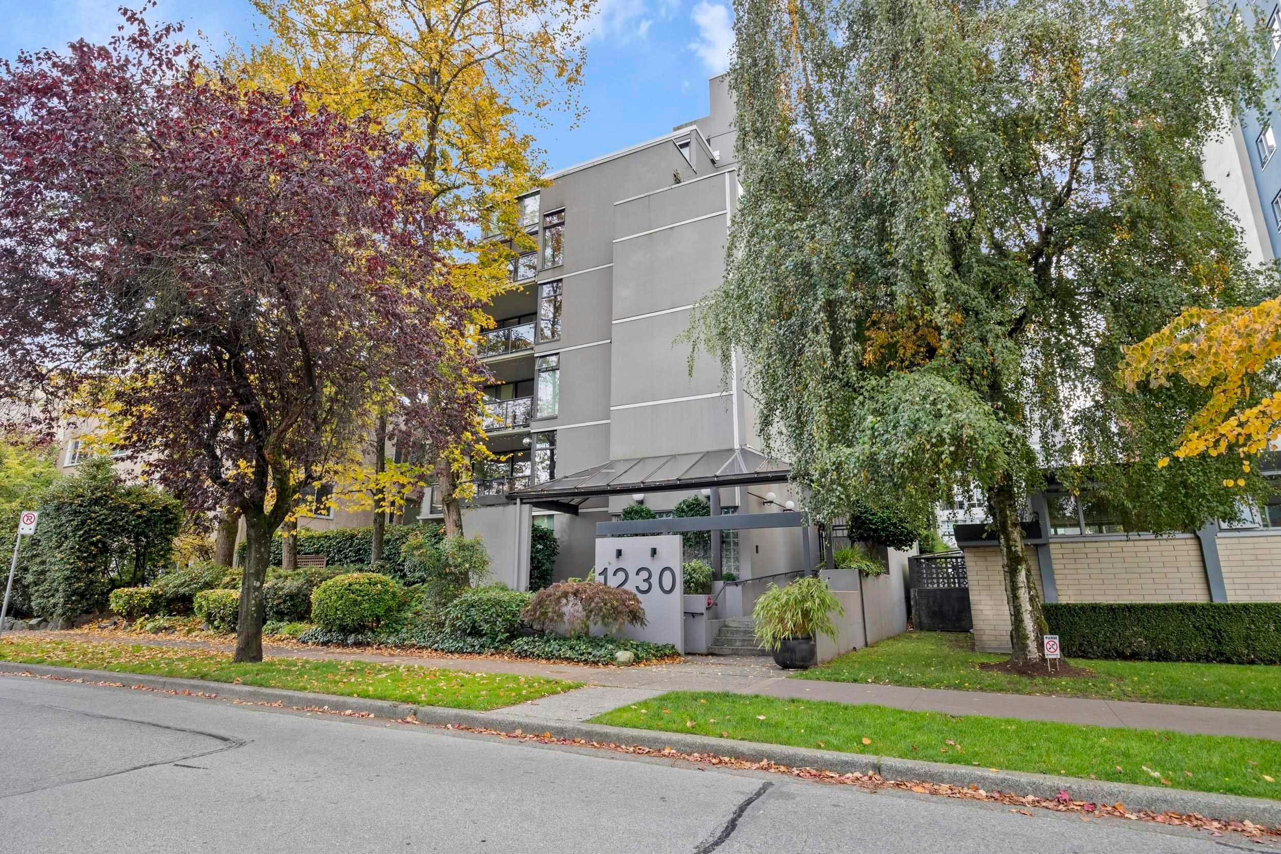 304-1230 Comox Street - 2