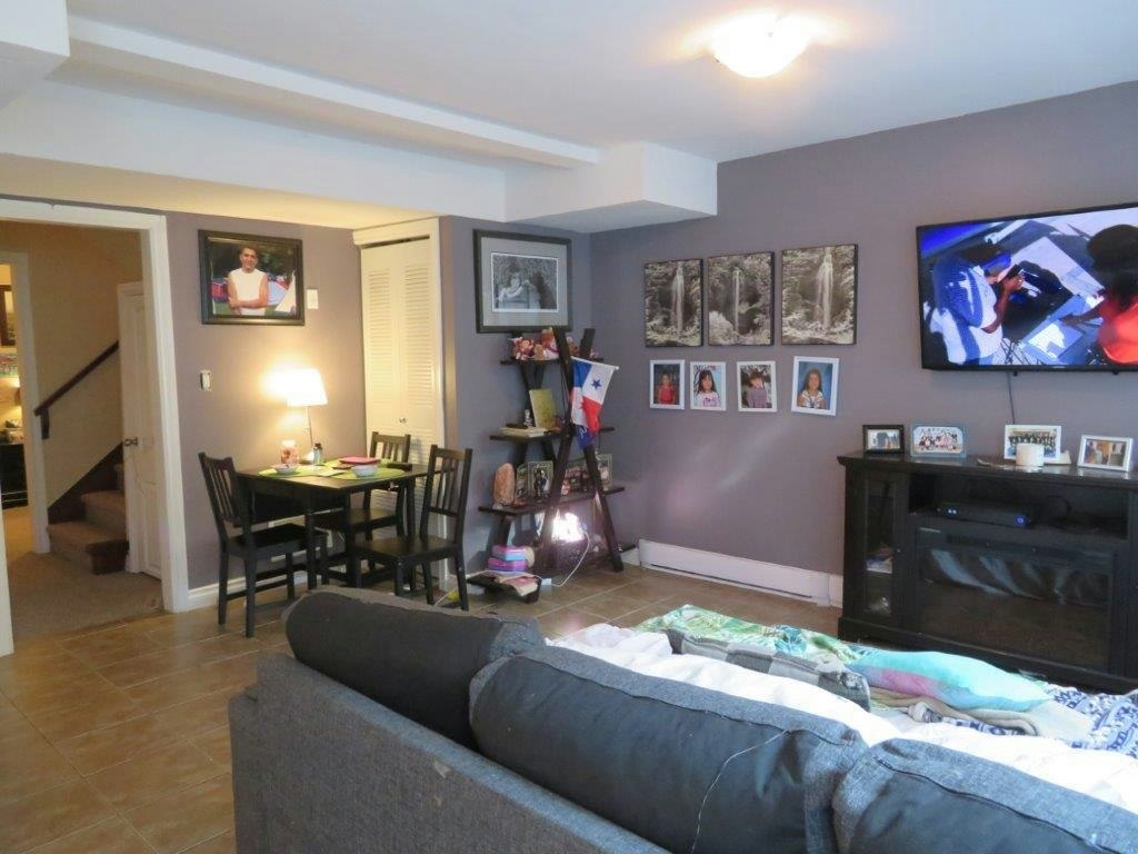 Bsmt-7109 195 Street, Surrey, BC, V4N 5Y7 - 2