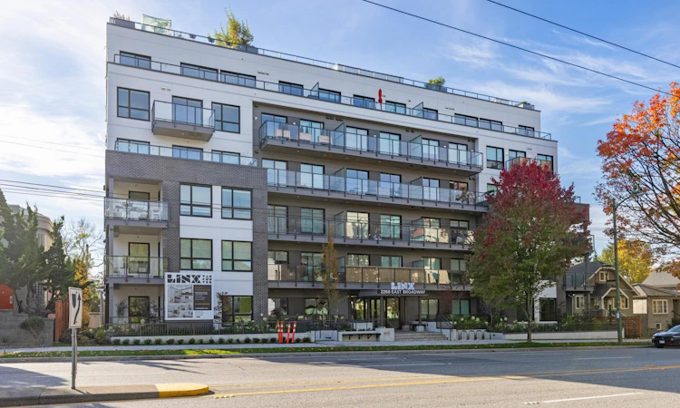 208-2268 E Broadway